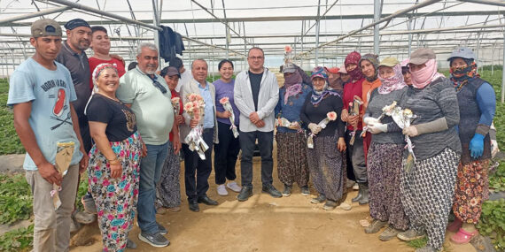 CHP’li Evrim Karakoz 1 Mayıs’ı Tarım İşçileri İle Birlikte Kutladı